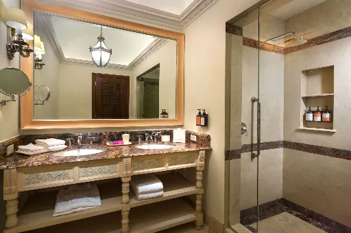 HABITACIÓN SUPERIOR ROOM KING EN HOTEL SOLAR DE LAS ÁNIMAS