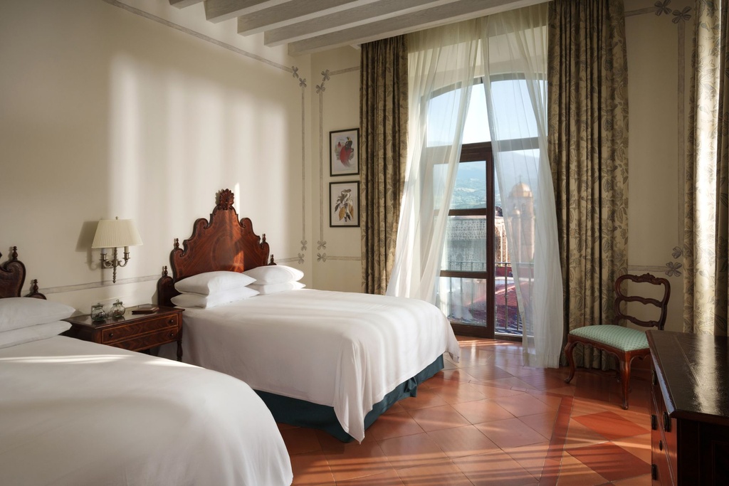 HABITACIÓN DELUXE ROOM DOUBLE EN HOTEL SOLAR DE LAS ÁNIMAS